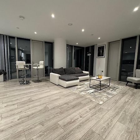 Luxury 2 Bed Penthouse With Stunning Views In Manchester City Centre Bagian luar foto
