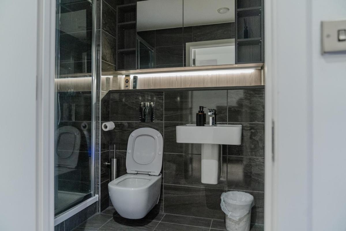 Luxury 2 Bed Penthouse With Stunning Views In Manchester City Centre Bagian luar foto