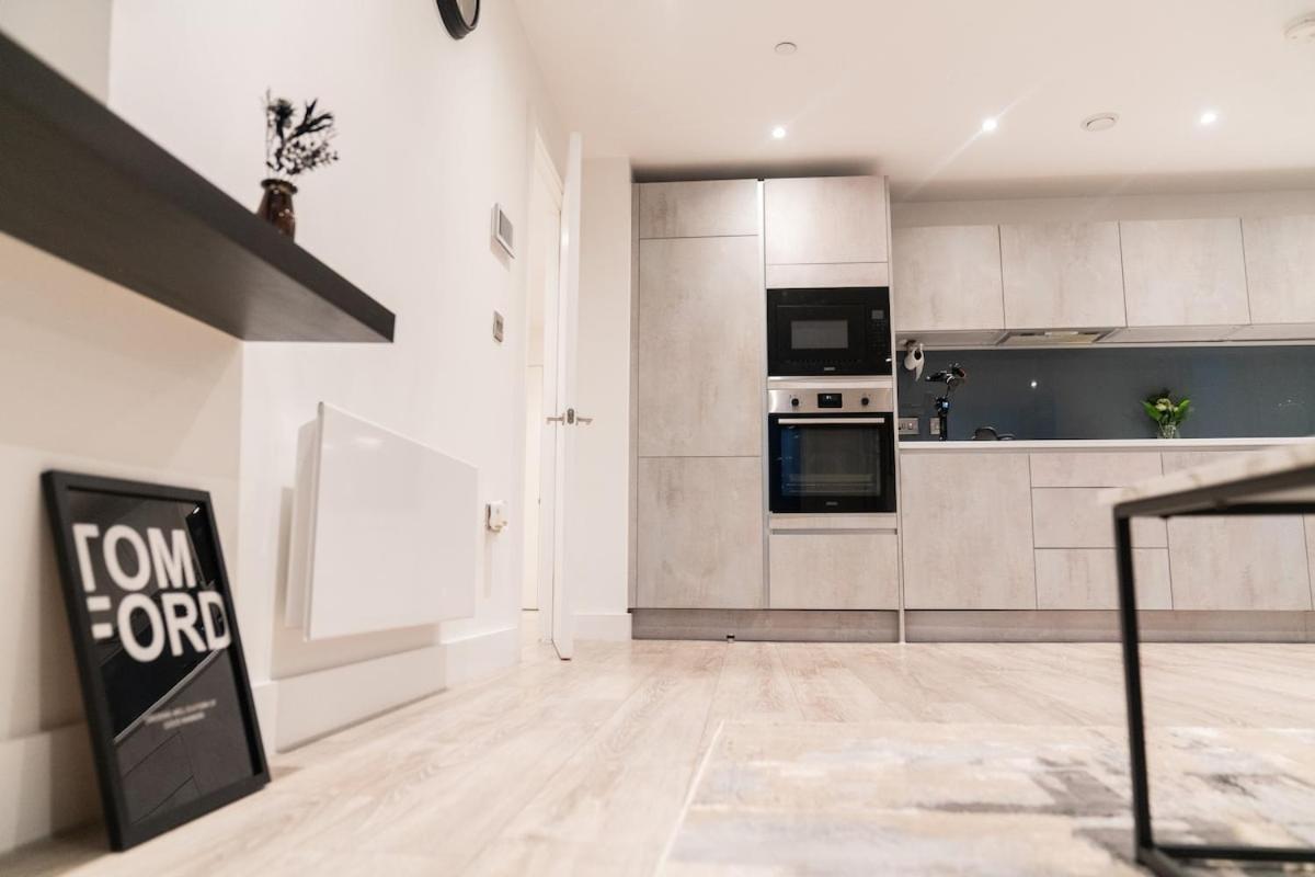 Luxury 2 Bed Penthouse With Stunning Views In Manchester City Centre Bagian luar foto